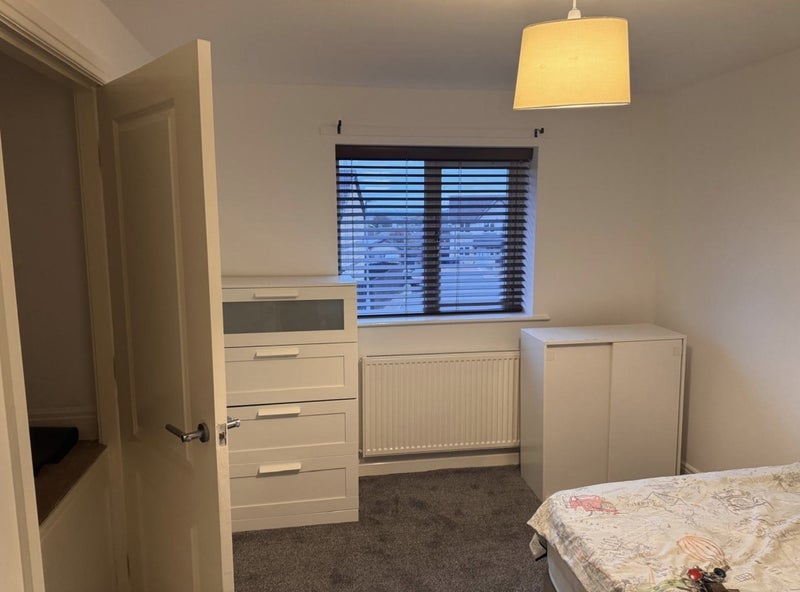 Room Coleshill Way in Bradford