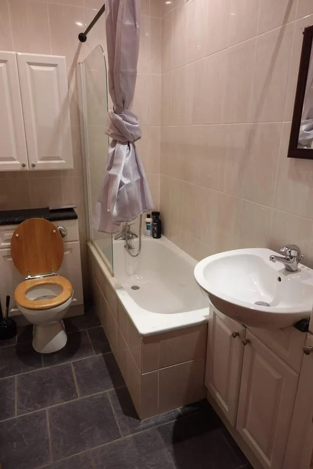Room Blenheim Avenue in Greater London
