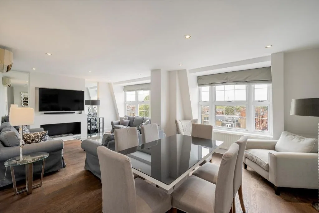 Flat Brompton Road in Greater London