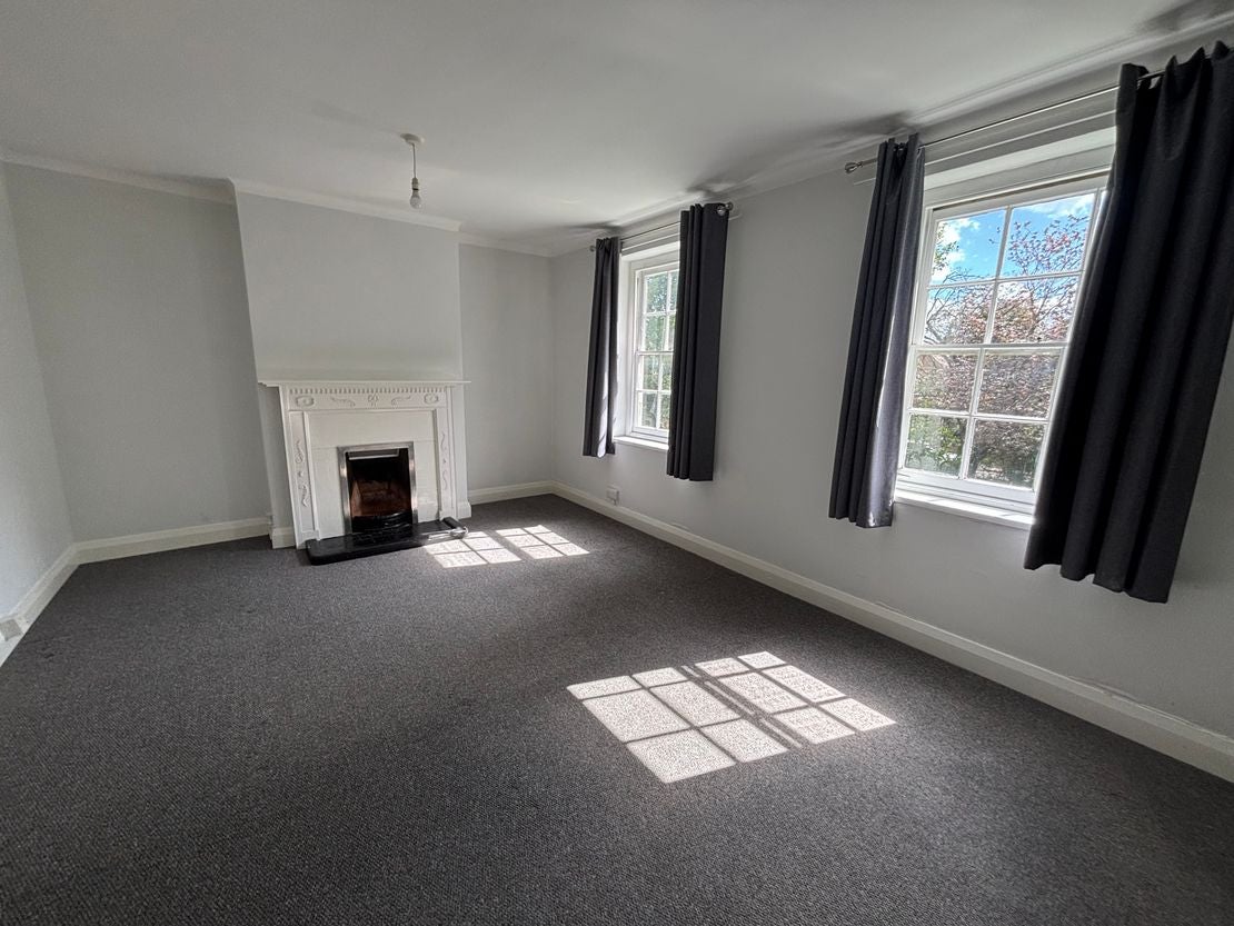 Flat Highfield Lane in Southampton