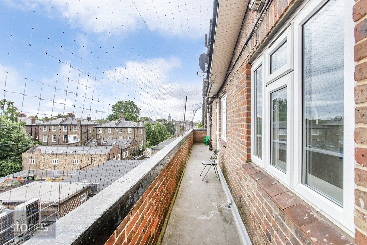 Flat Wolsey Mews in Greater London