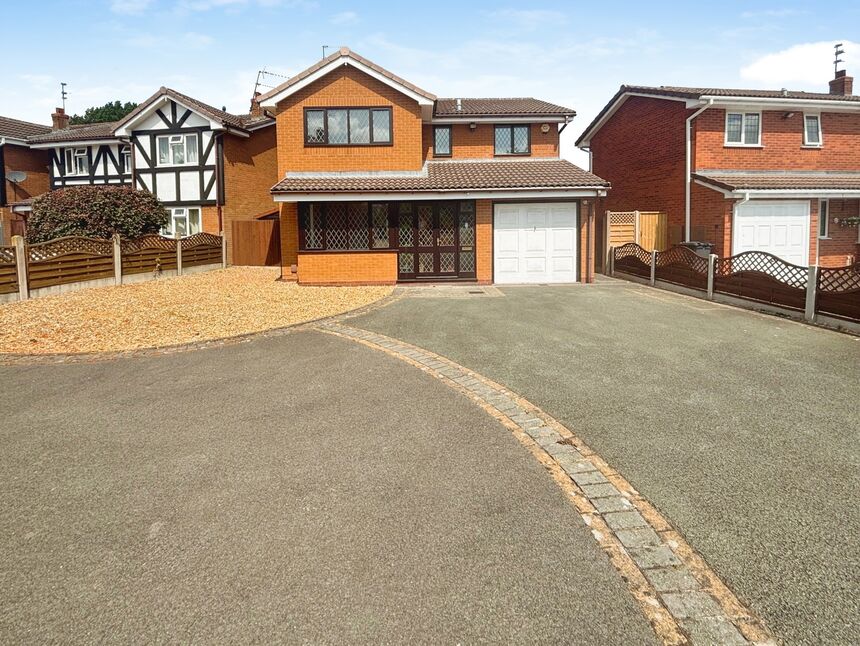 House Saint Andrews Drive in South Staffordshire