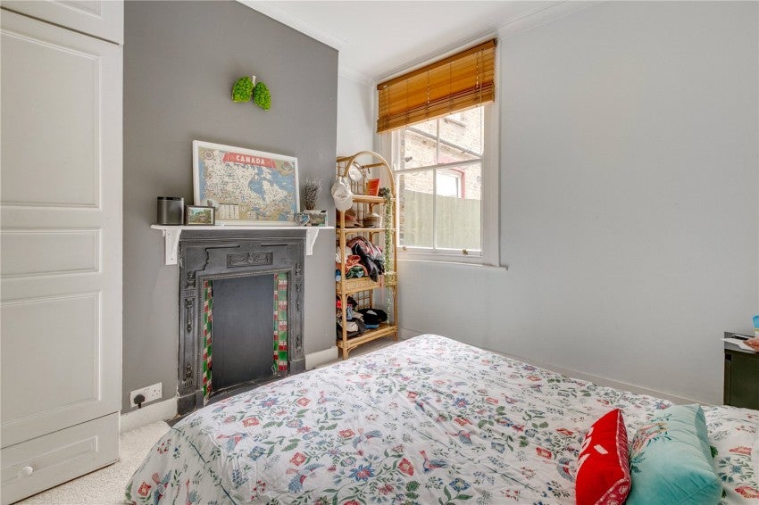 Flat Valetta Road in Greater London