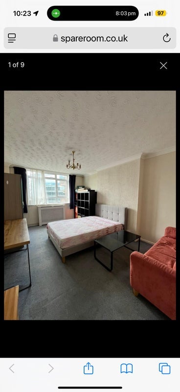 Room Mount Pleasant in Greater London