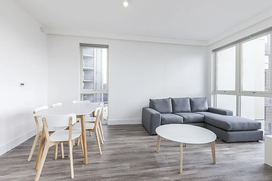 Flat Silvertown Way in Greater London