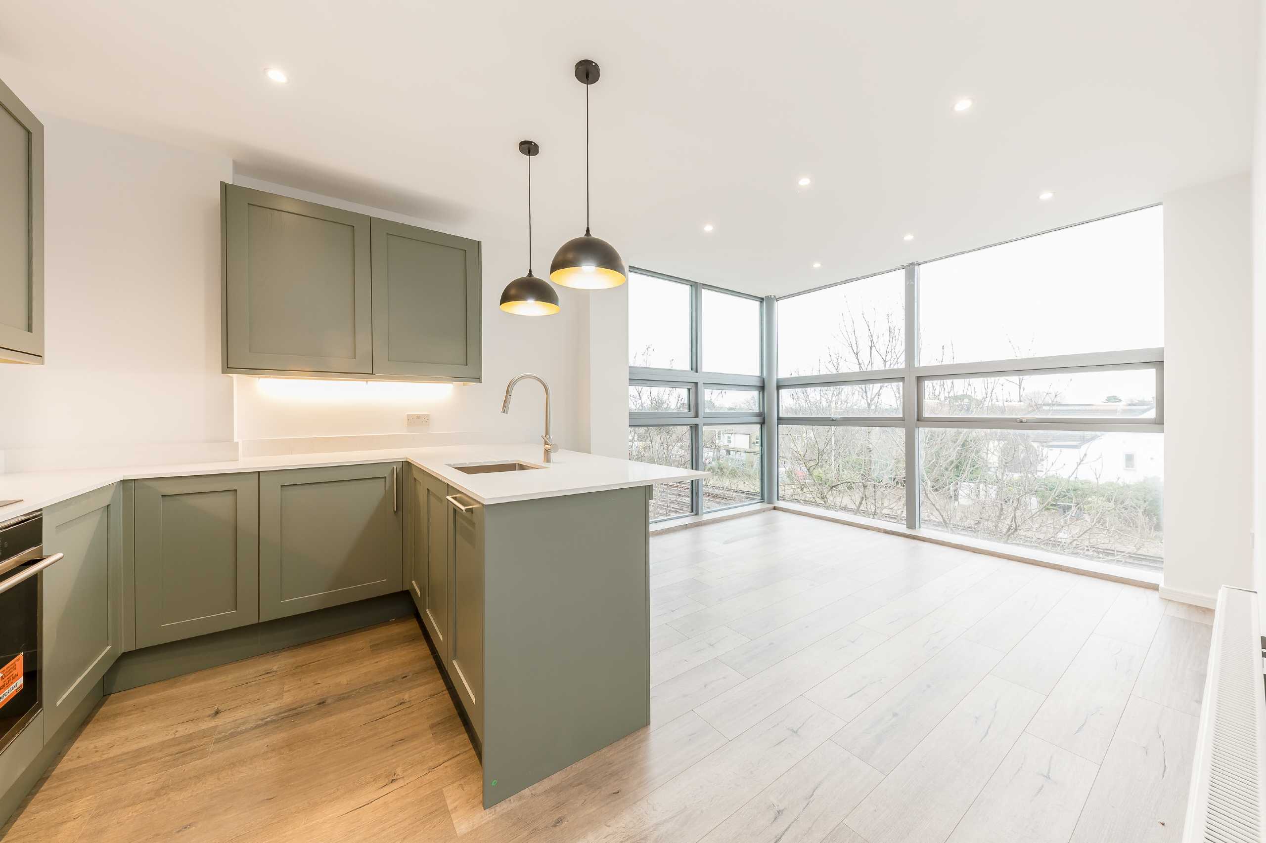 Flat Elm Grove in Greater London