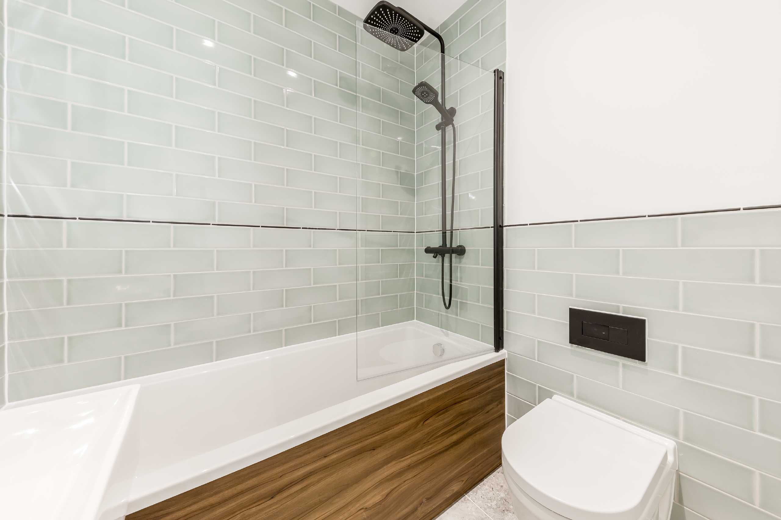 Flat Elm Grove in Greater London