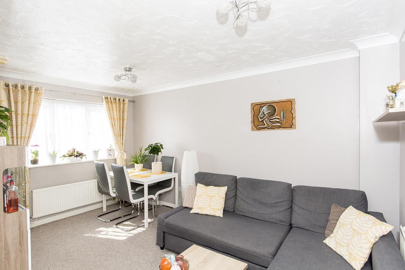 House Gabor Close in Rugby