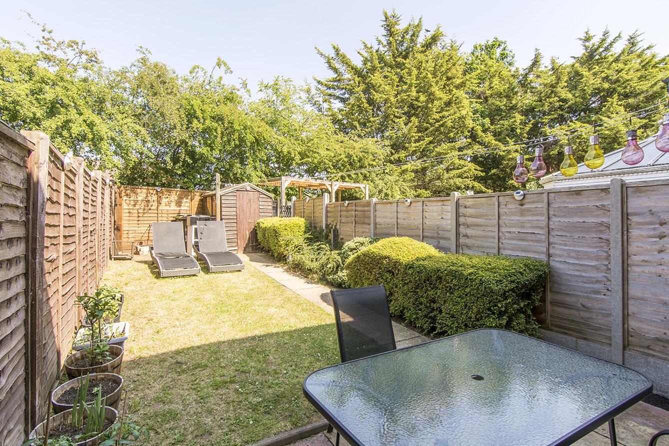 House Gabor Close in Rugby