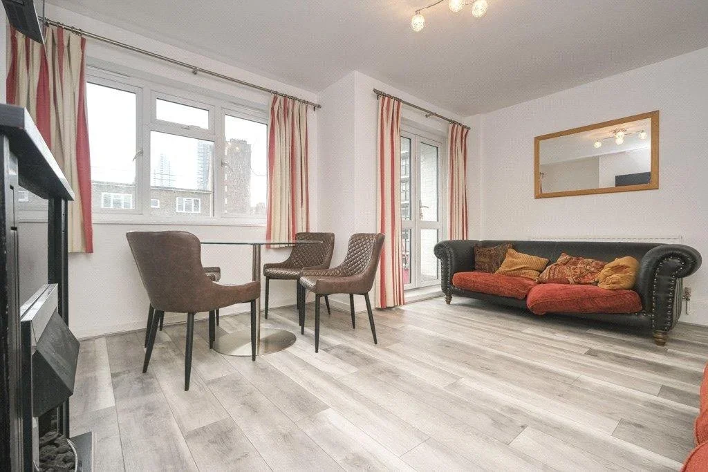 Flat Shaftesbury Street in Greater London