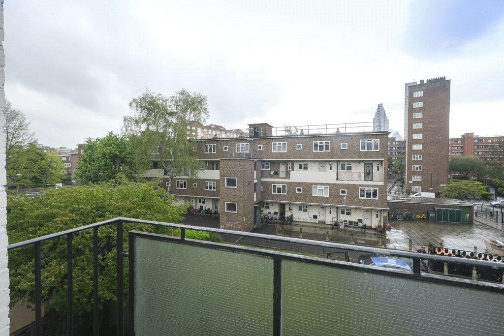 Flat Shaftesbury Street in Greater London