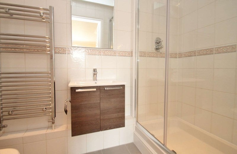 Flat Woodridings Close in Greater London