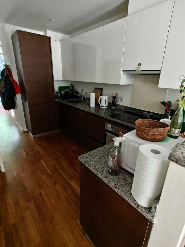 Room Logan Close in Greater London