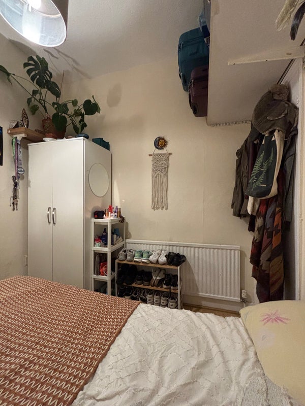 Room Englewood Road in Greater London