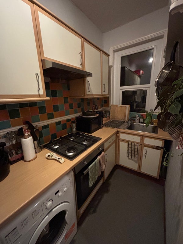 Room Englewood Road in Greater London