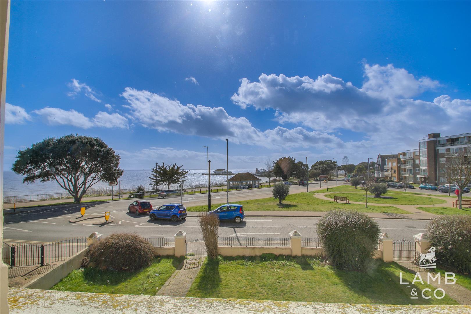 Flat Marine Parade East in Clacton-on-Sea