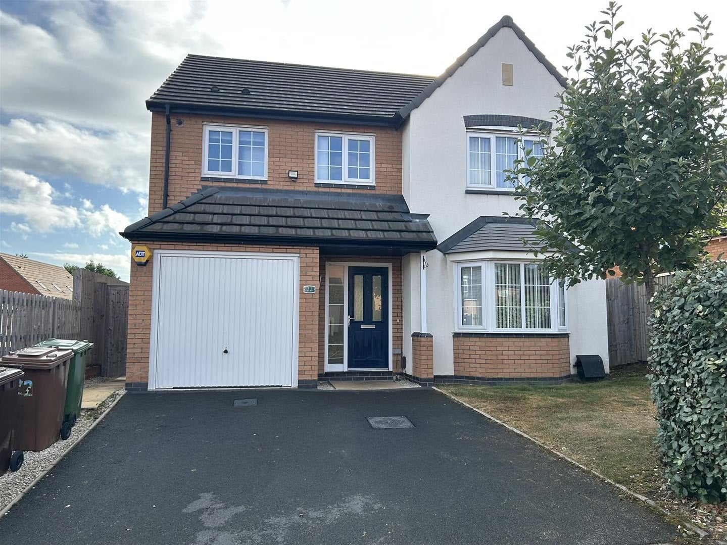 House Swan Drive in Kingshurst
