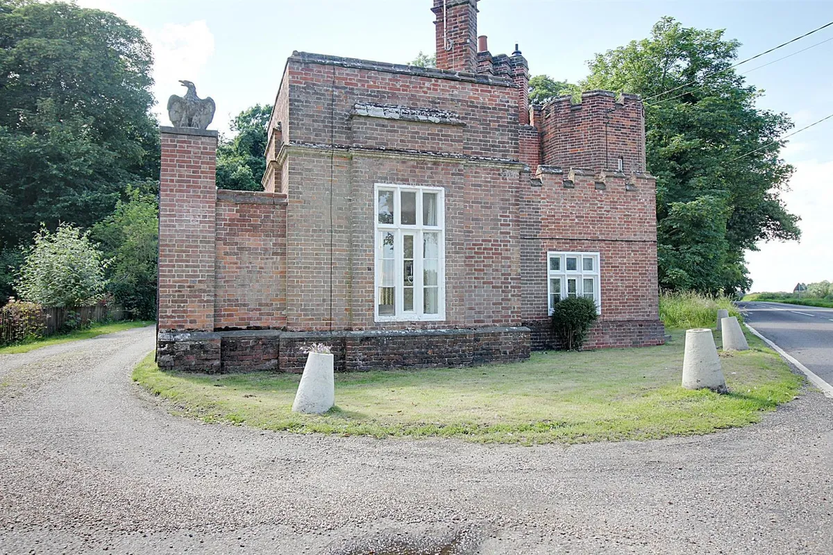 House Holt Road in North Norfolk