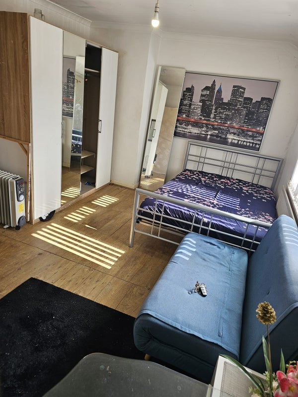 Room Millhouse Road in Birmingham
