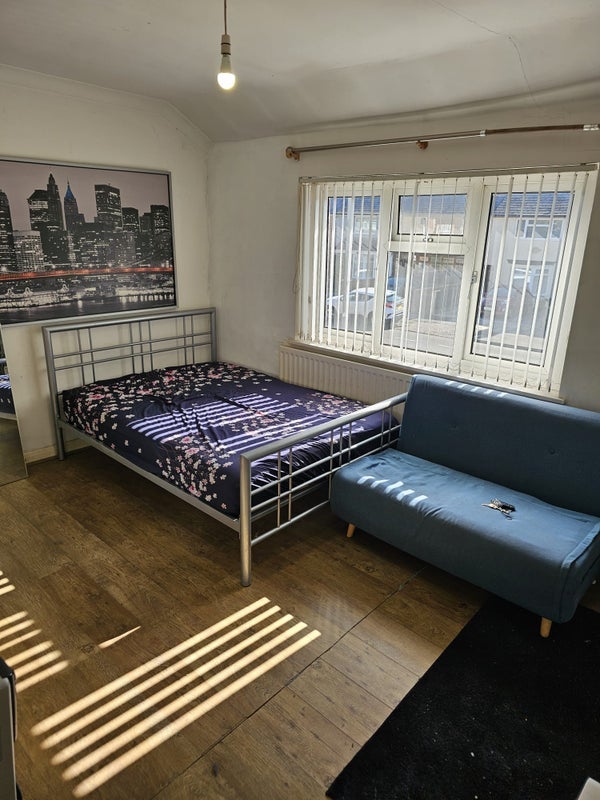 Room Millhouse Road in Birmingham