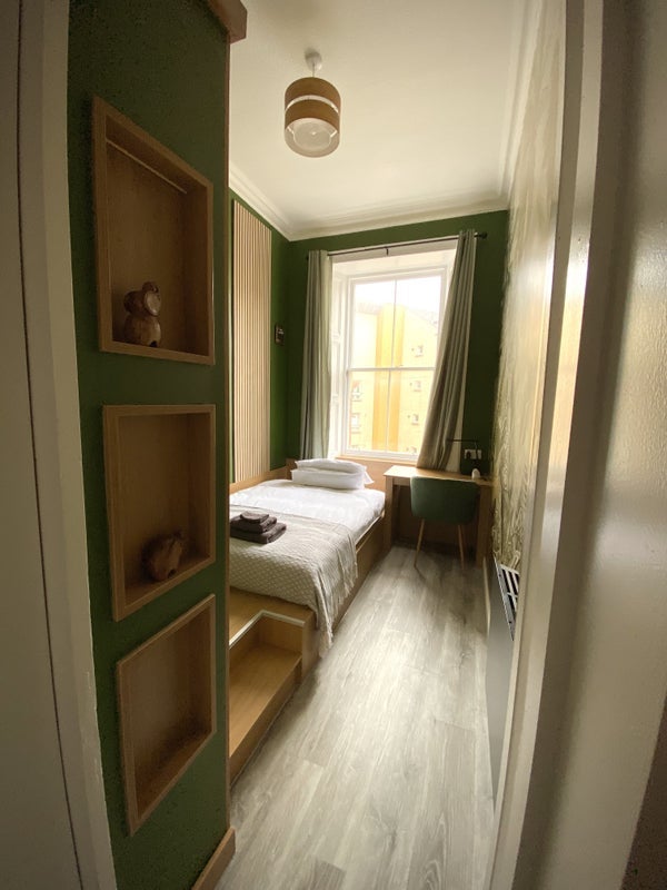 Flat Lauriston Place in City of Edinburgh