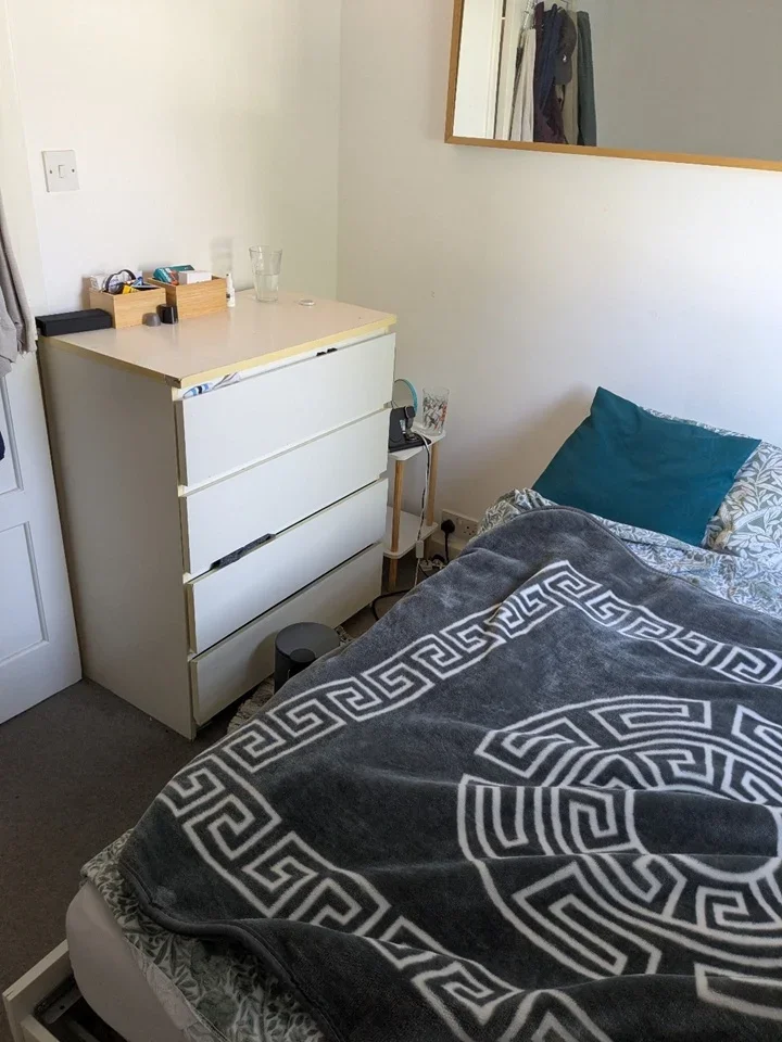 Room Lyham Road in Greater London