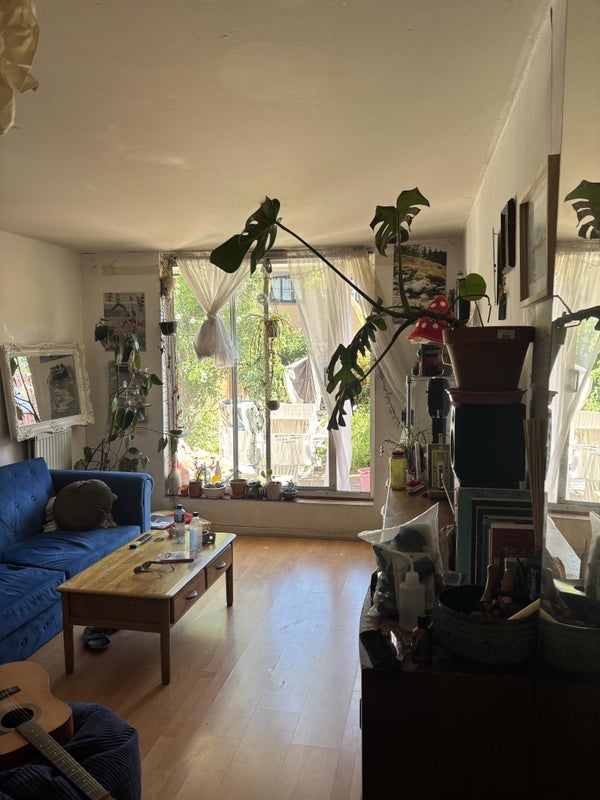 Room Beale Road in Greater London