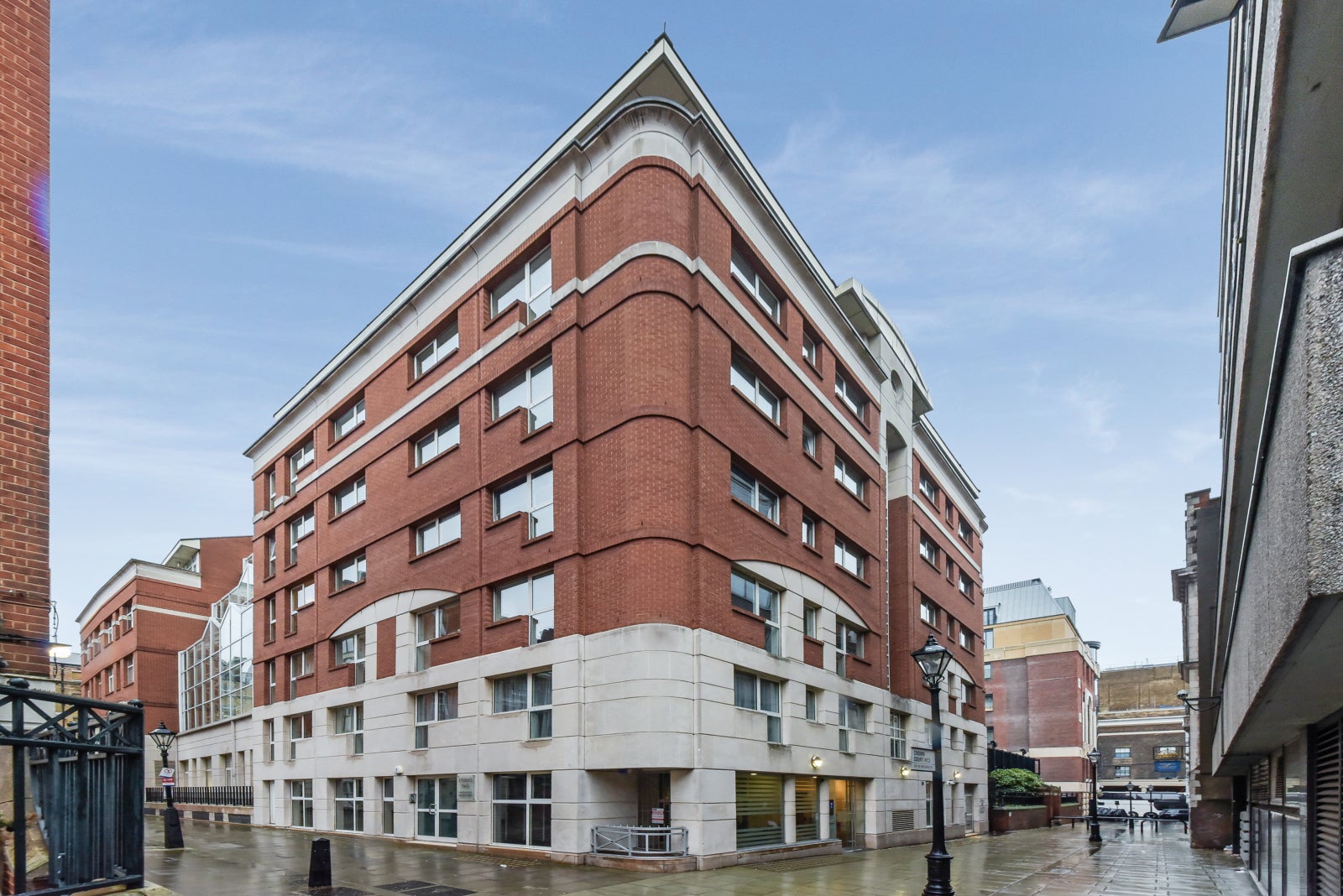 Flat Martlett Court in City of Westminster