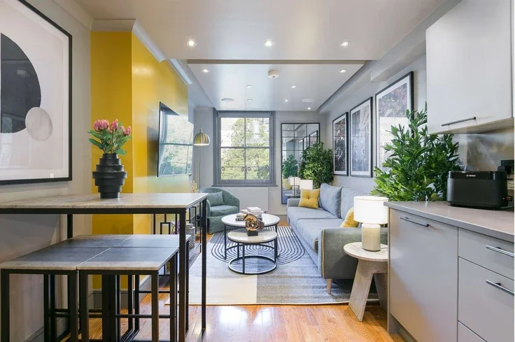 Flat Bloomsbury Square in Greater London
