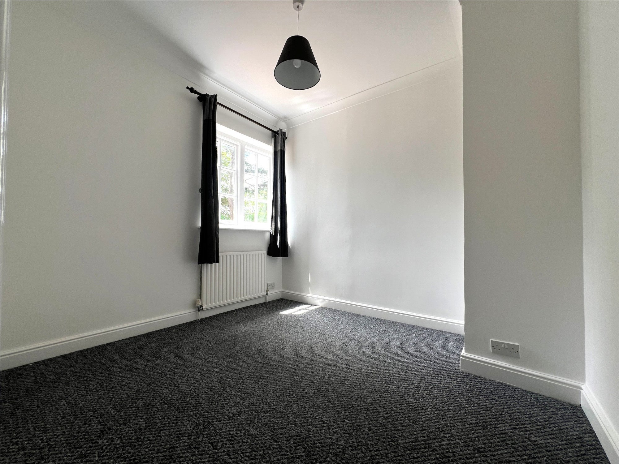 Flat Hawthorne Road in London