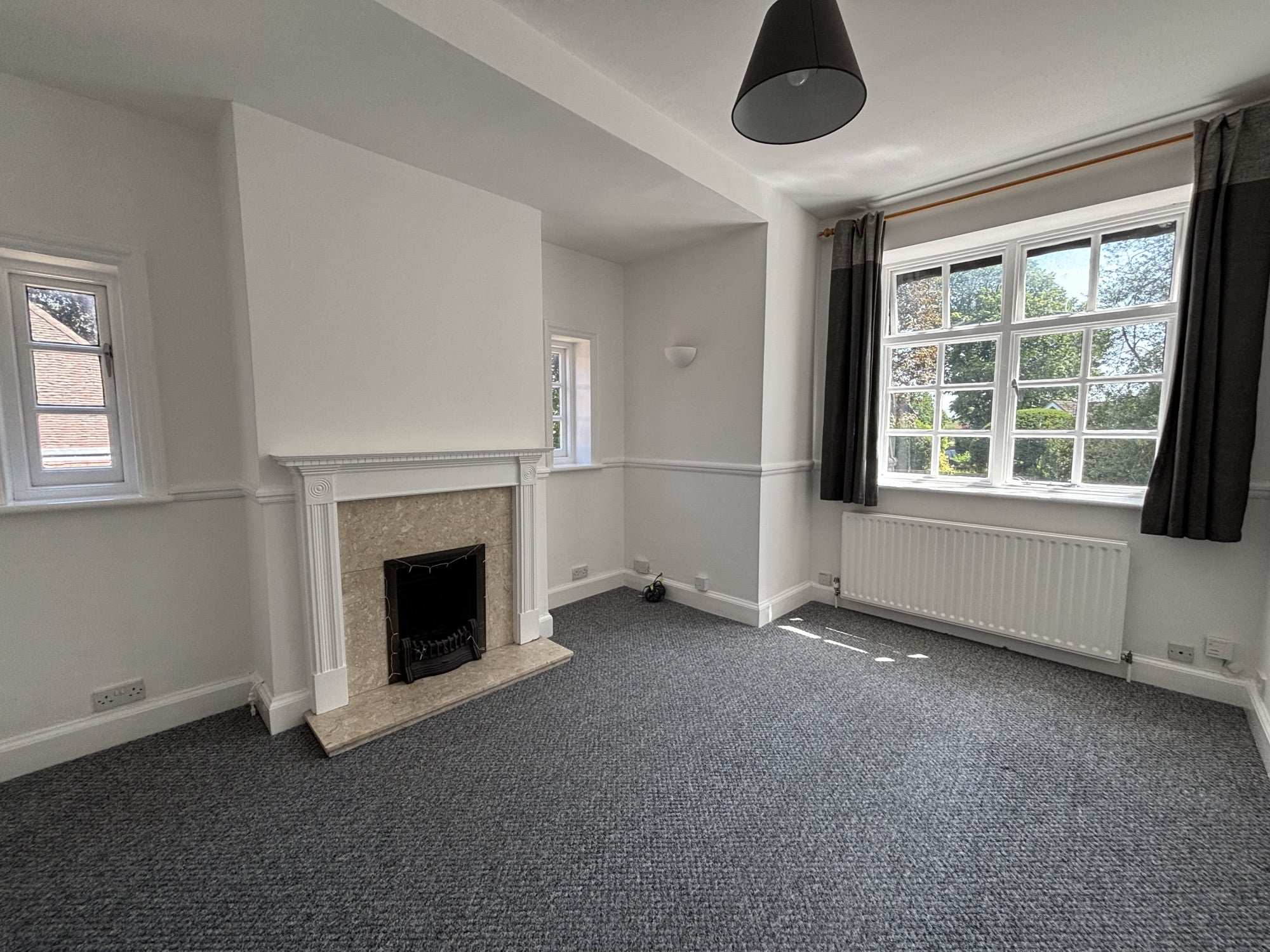 Flat Hawthorne Road in London