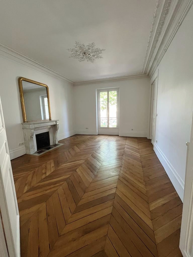 Flat Avenue Achille Peretti in Neuilly-sur-Seine