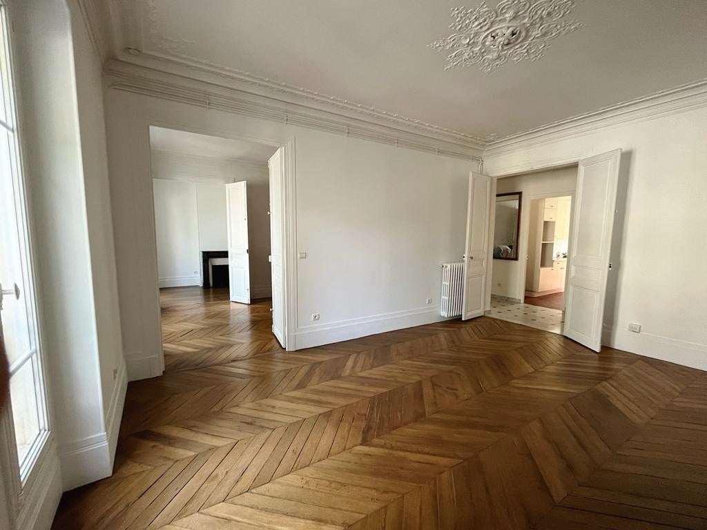 Flat Avenue Achille Peretti in Neuilly-sur-Seine