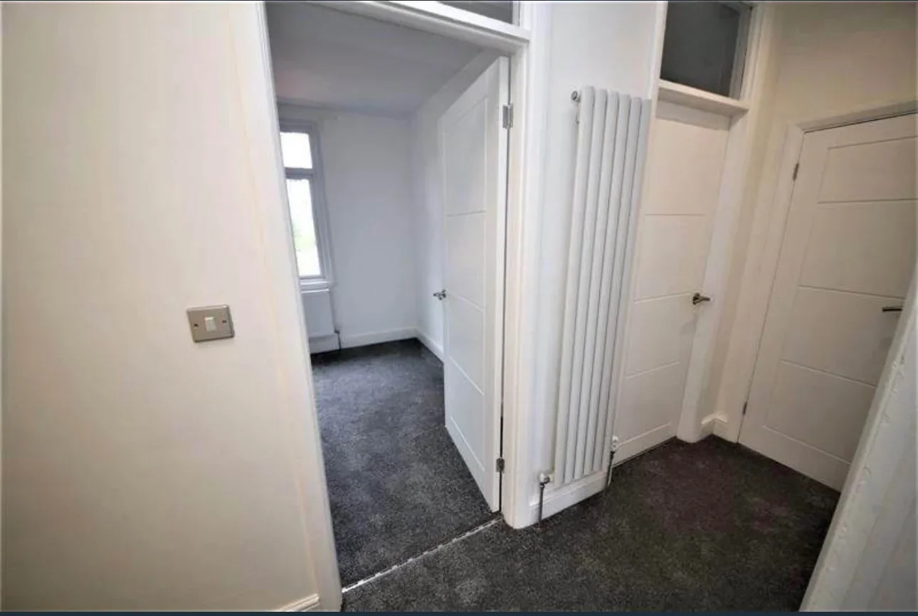 Flat Lampits Hill in Corringham