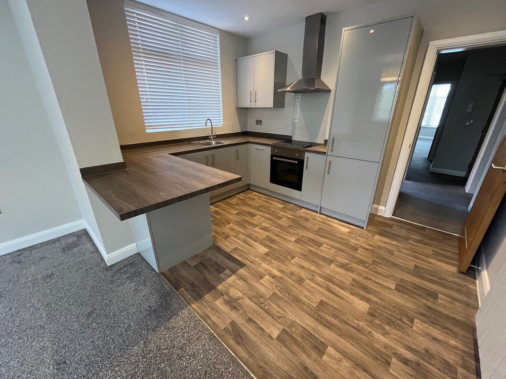 Flat Brackenbury Road in Preston