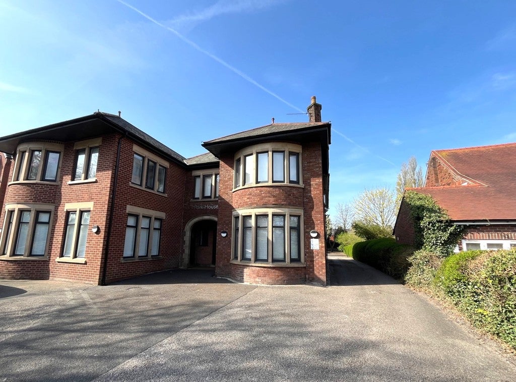 Flat Brackenbury Road in Preston