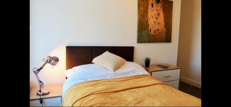 Room Manchester Road in Tameside