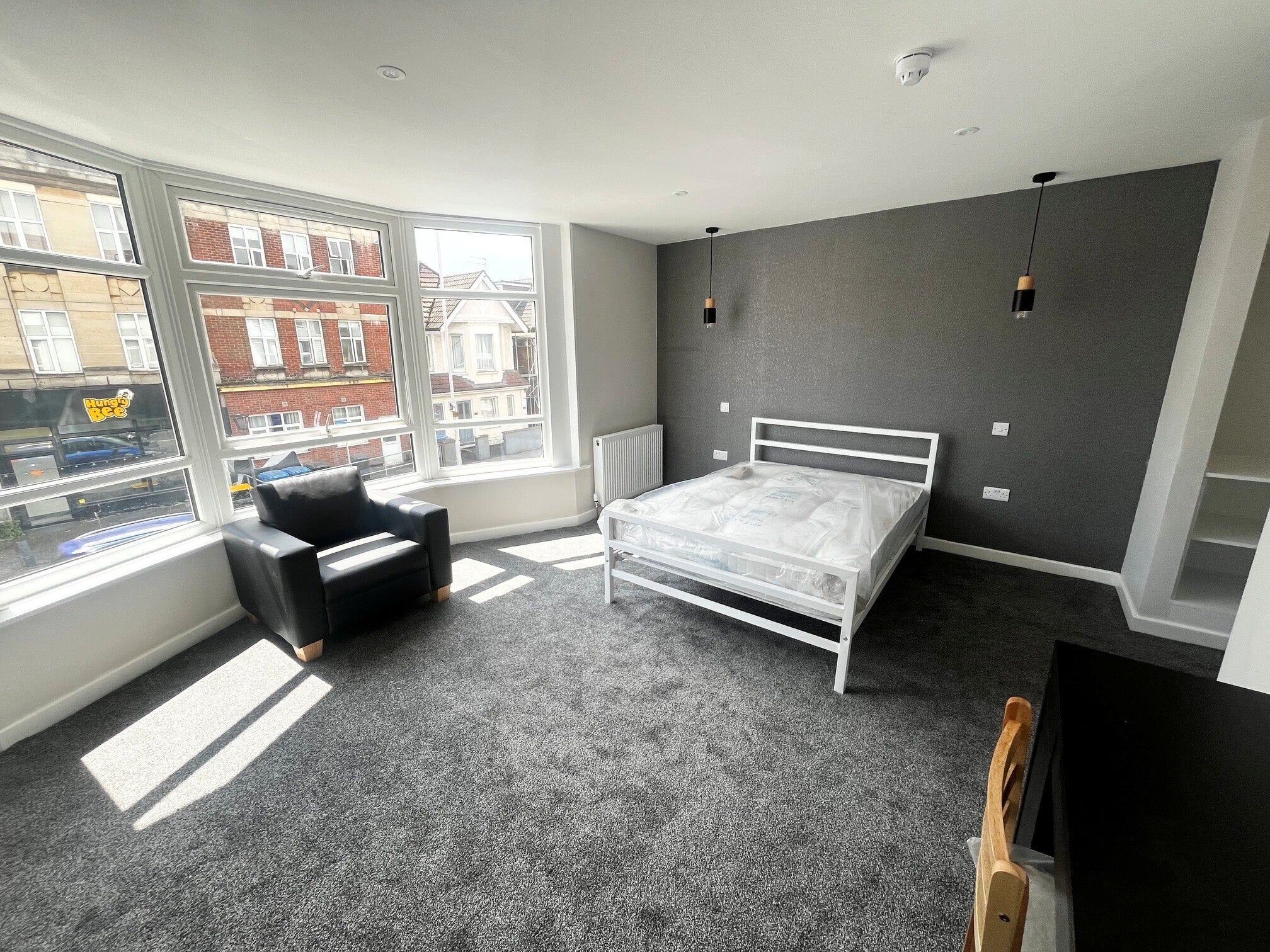 Room Ashley Road in Poole