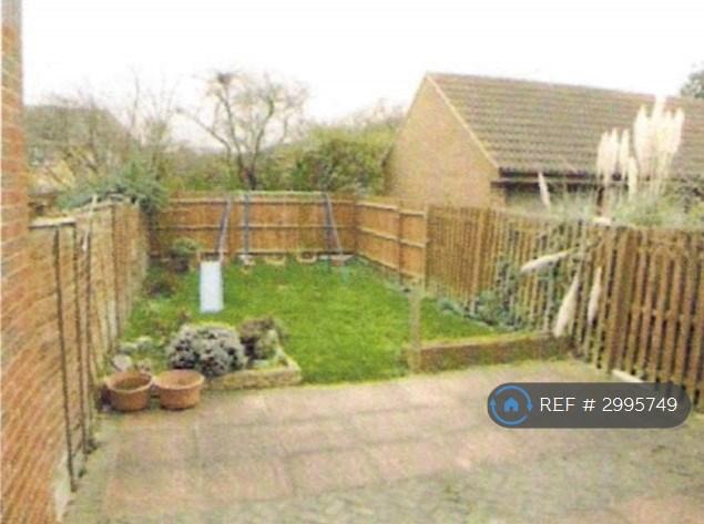 House Grasmere Close in Greater London