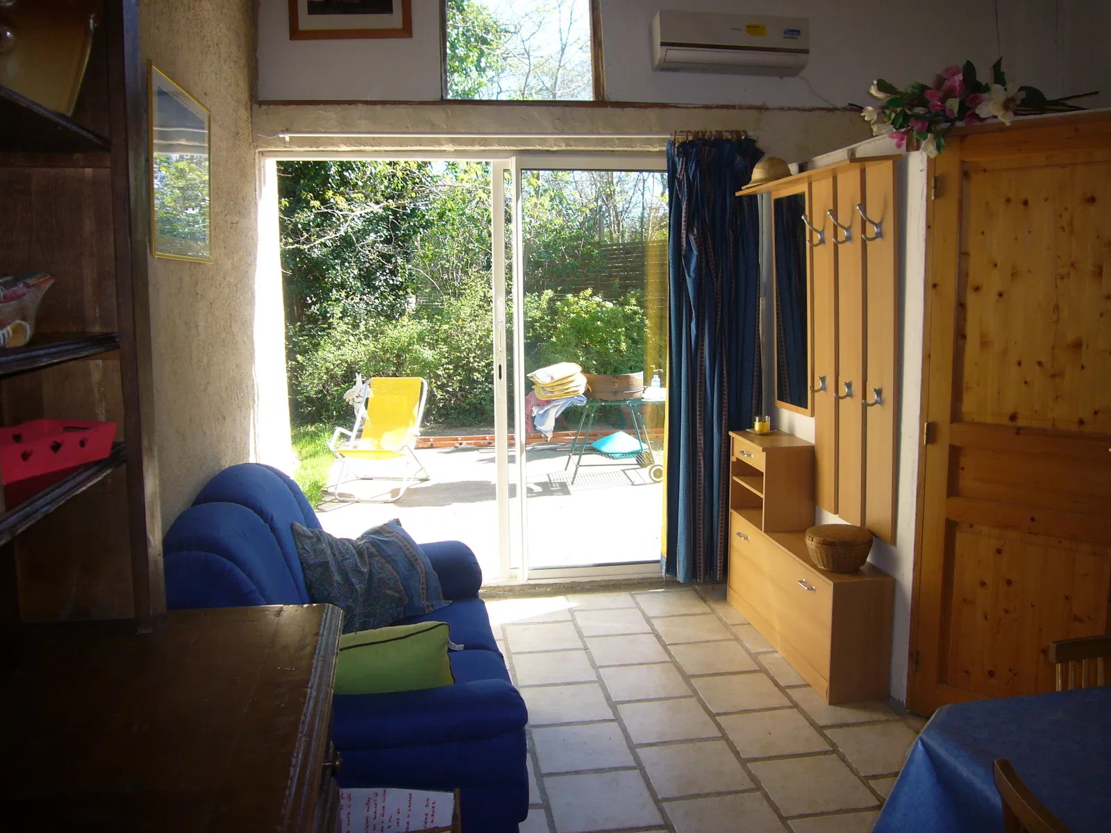 Room Route de Sainte-Cécile in Sérignan-du-Comtat