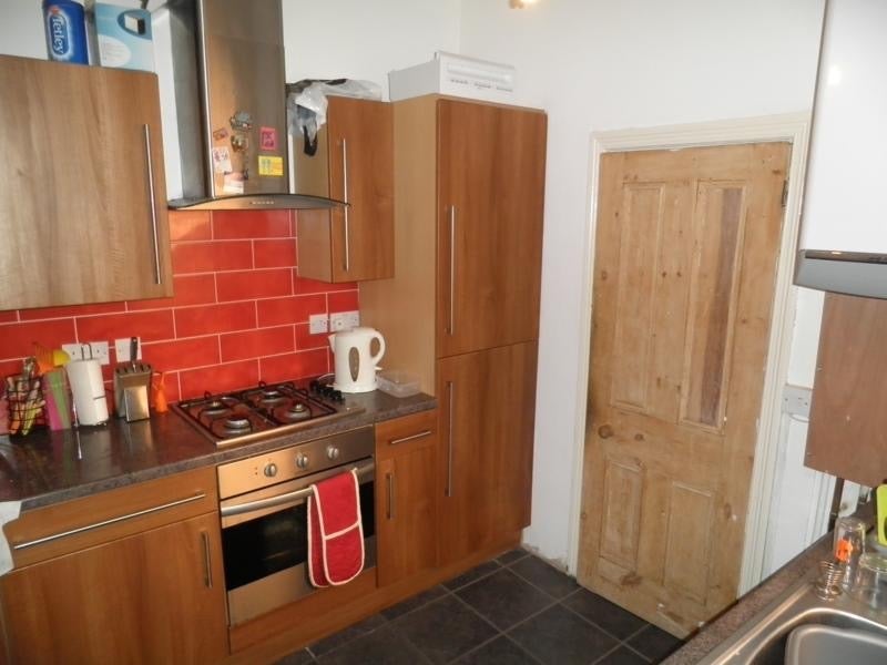 Flat Whitefield Terrace in Newcastle upon Tyne