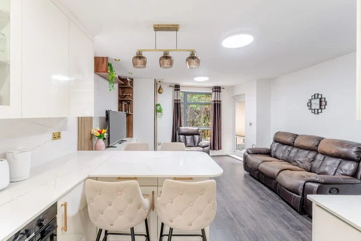 Flat Alexandra Road in Greater London