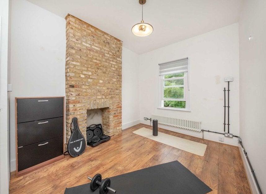 Flat Chesham Road in Greater London