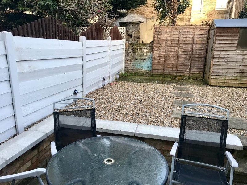 Room Kneller Road in Greater London