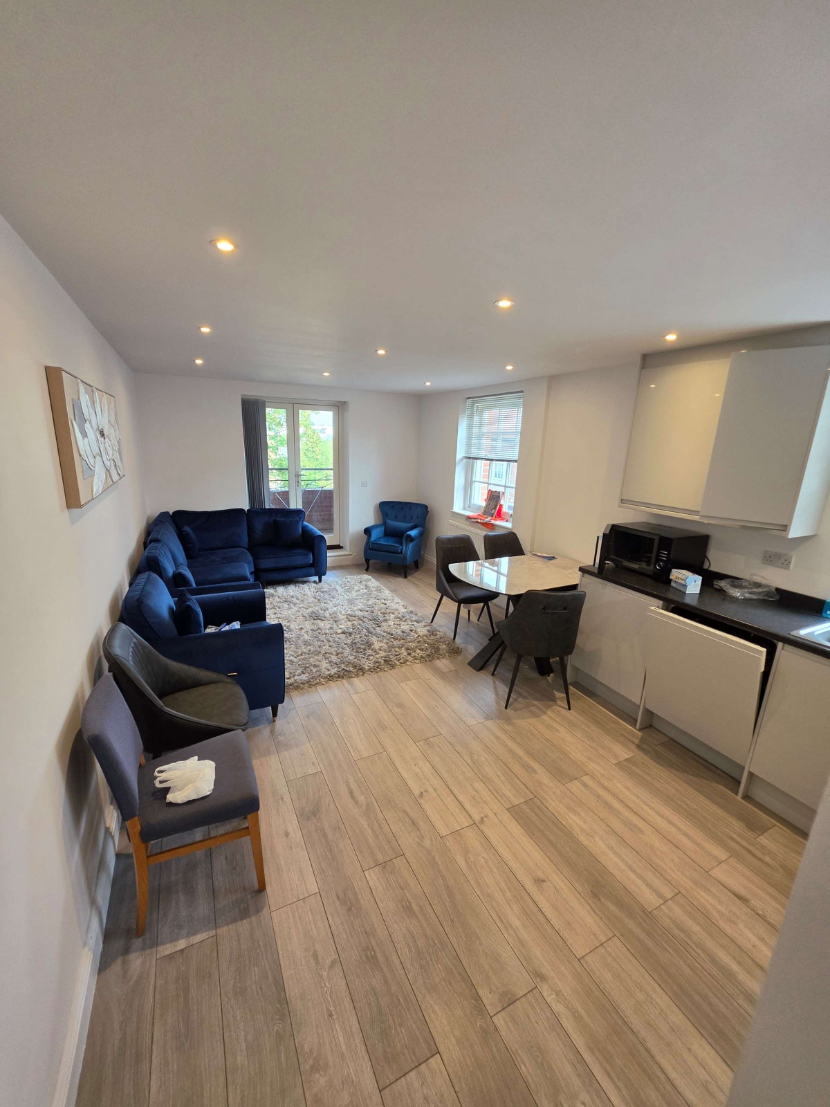 Flat Ferndale Terrace in Greater London