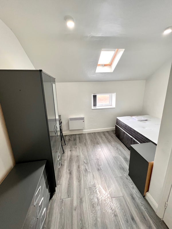 Room Pershore Road in Birmingham