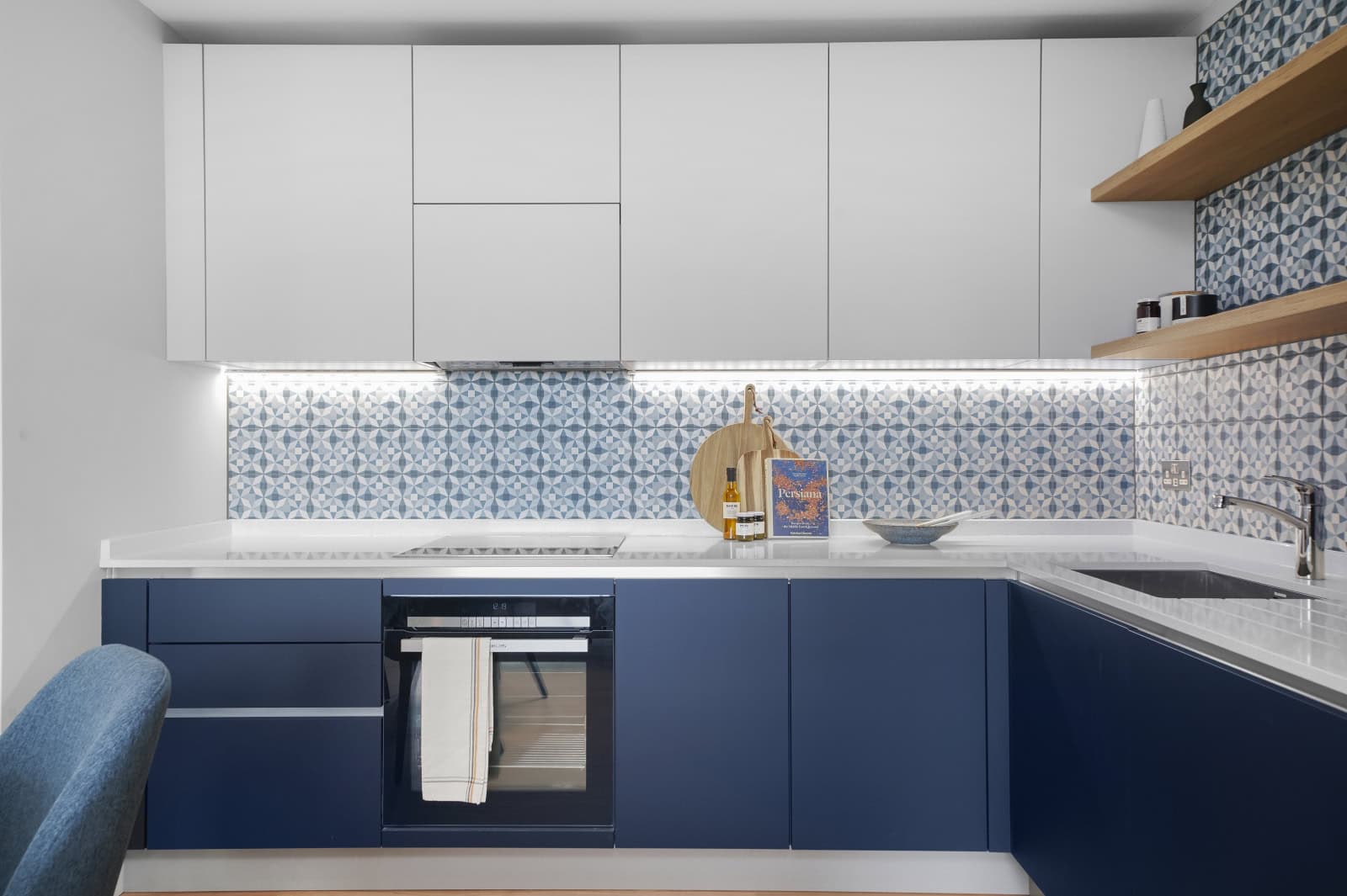 Flat Anthems Way in Greater London