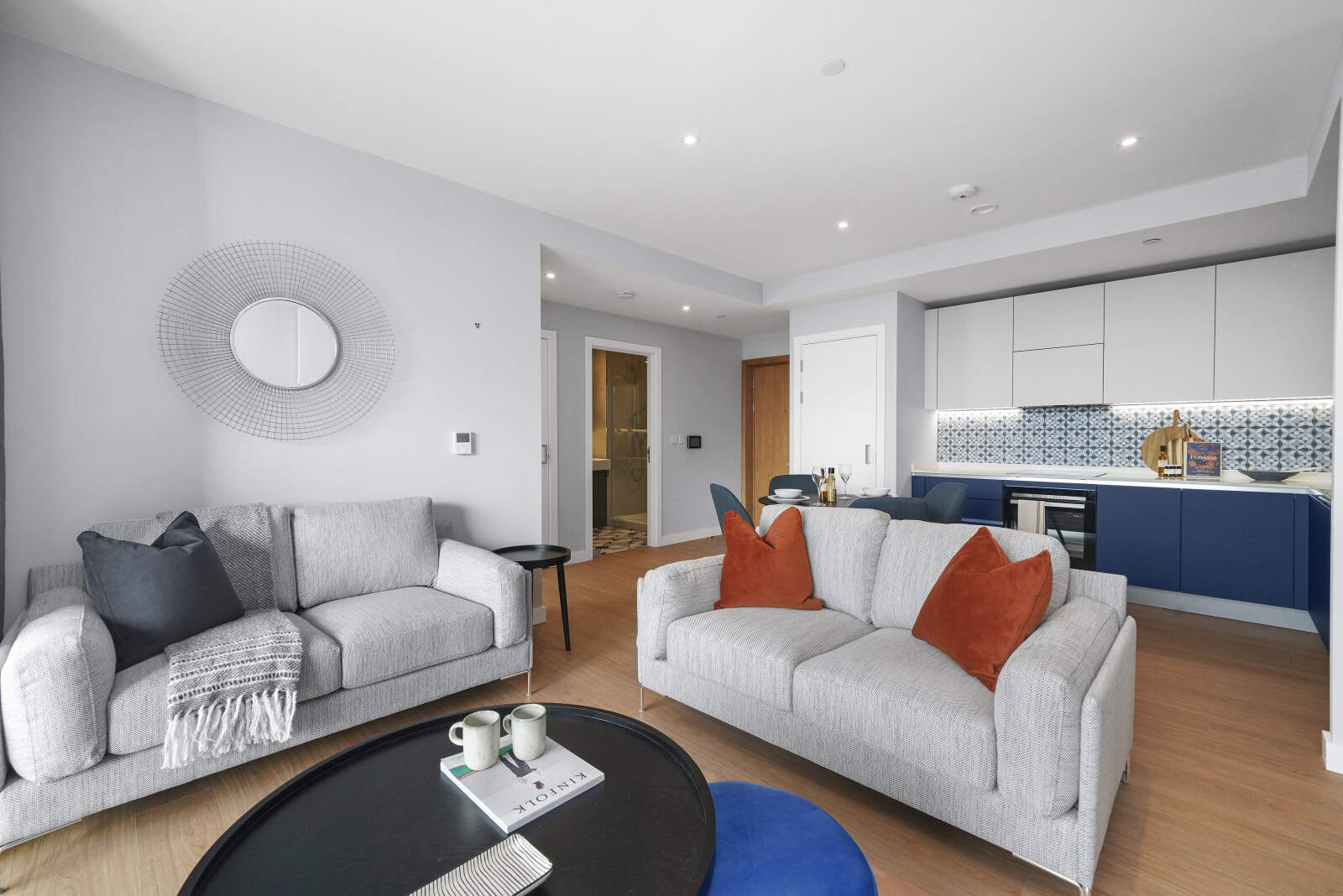 Flat Anthems Way in Greater London