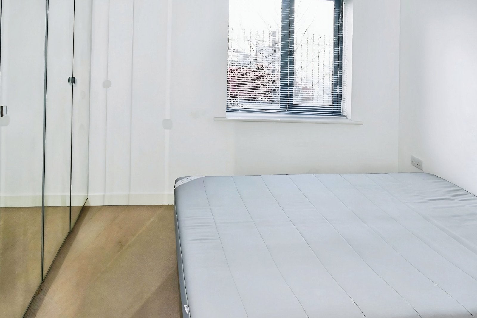 Flat Bouverie Court in Leeds