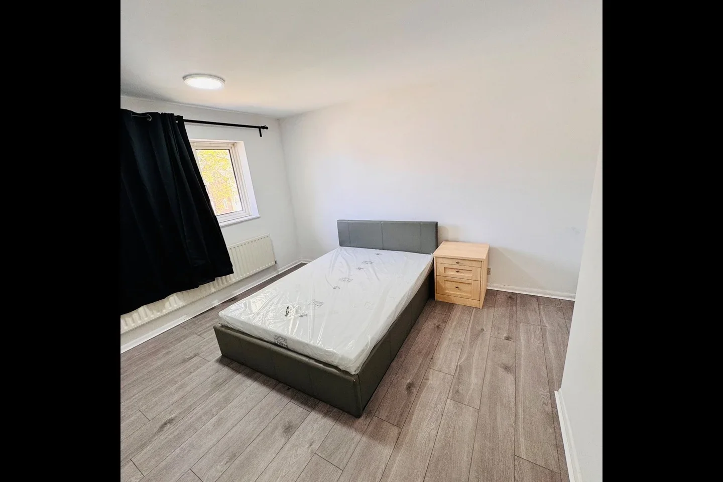 Room Rushetts Road in Crawley